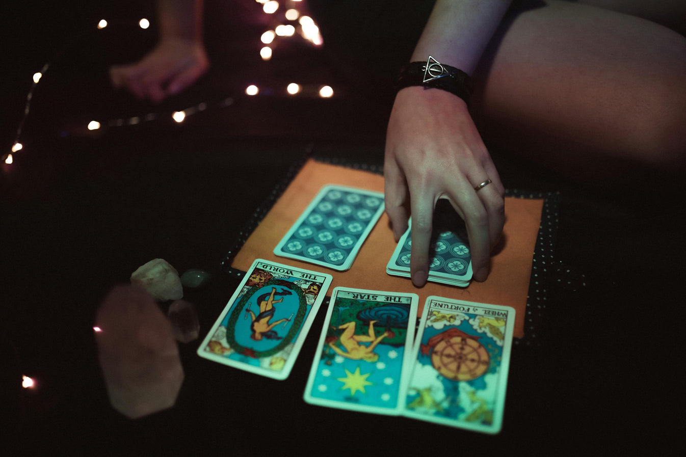 Private Live Interactive Reading With Me – White Feather Tarot